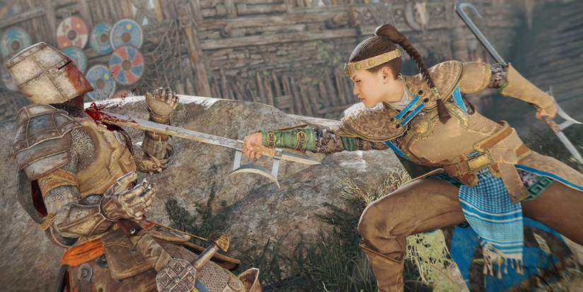 For Honor An Assassin going for the kill