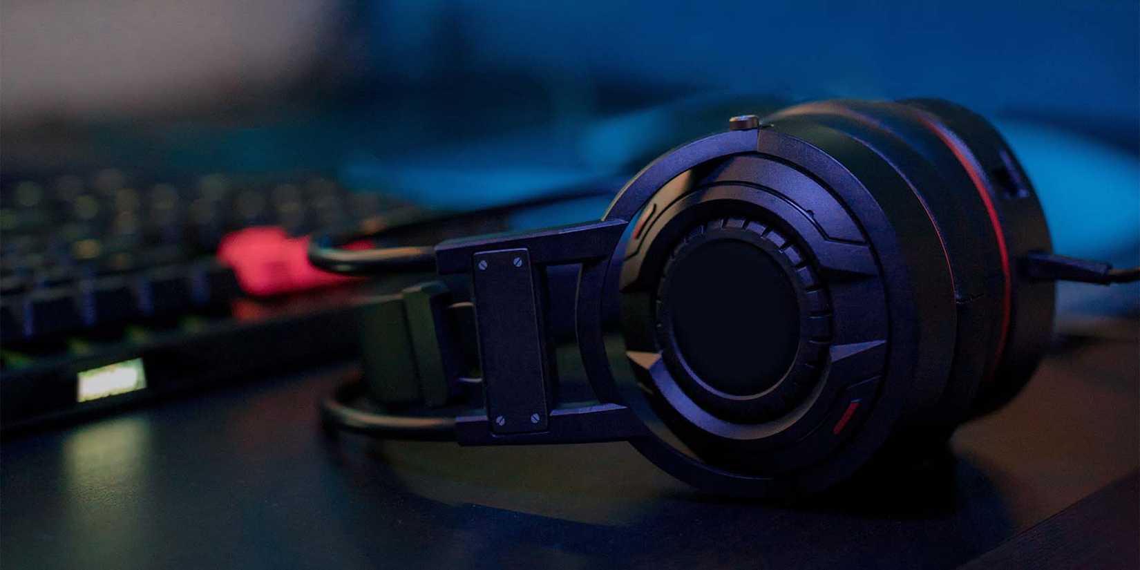 Closeup Wired Headset Generic