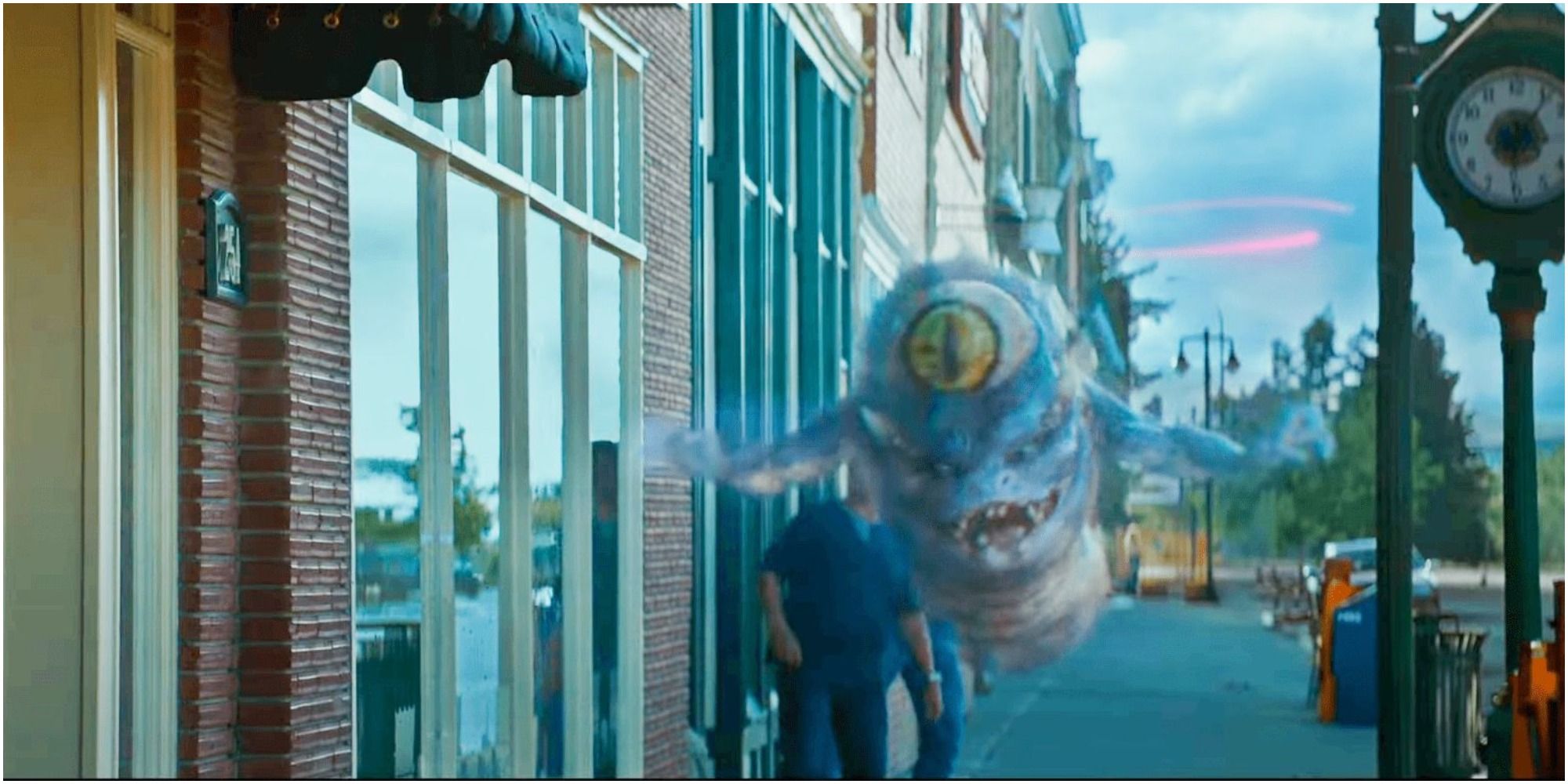 Ghostbusters Afterlife Bug-Eye Ghost in the street