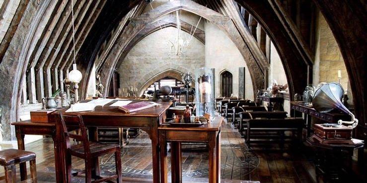 Empty Hogwarts DADA classroom with gramophone