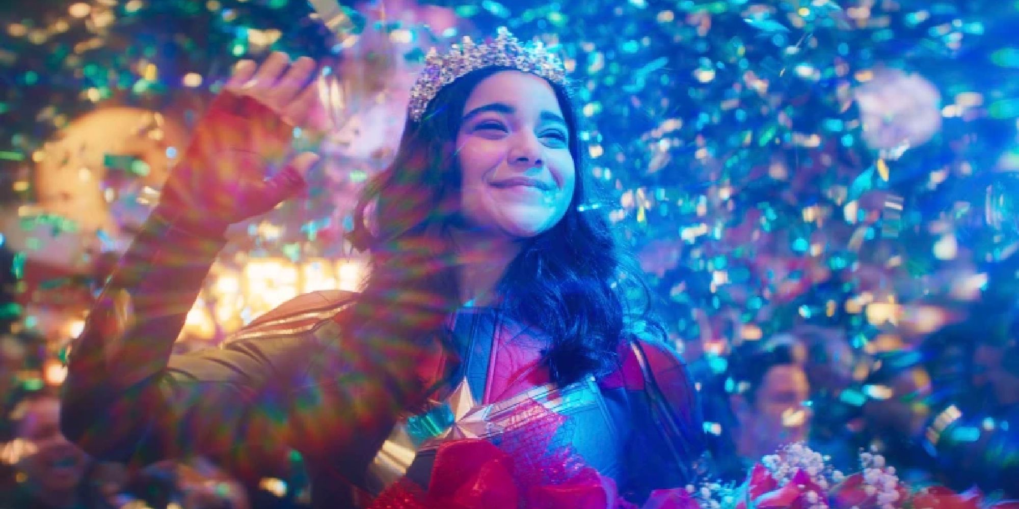 Kamala Khan winning the Captain Marvel cosplay contest in her fantasy