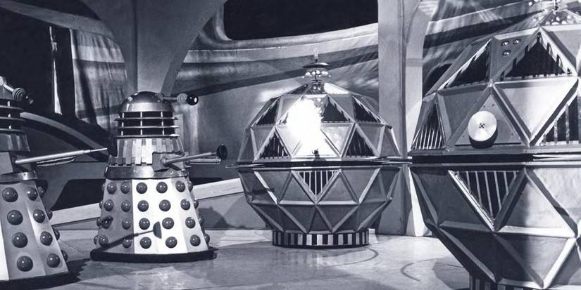Mechonoids fighting Daleks in Doctor Who