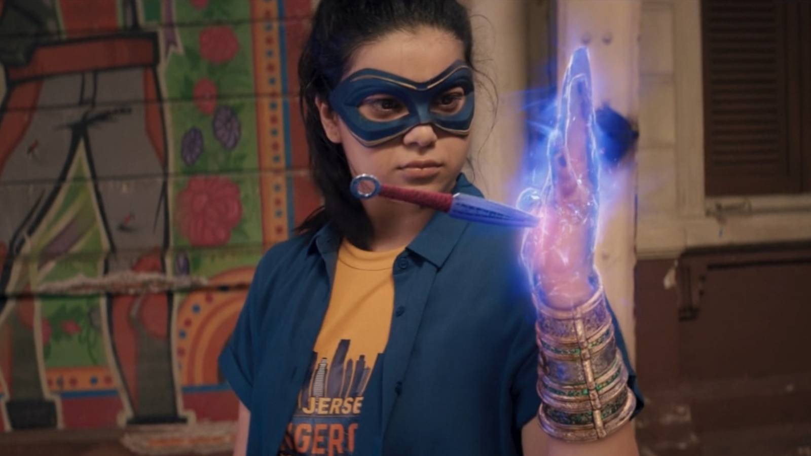 Ms. Marvel stops dagger with powered hand