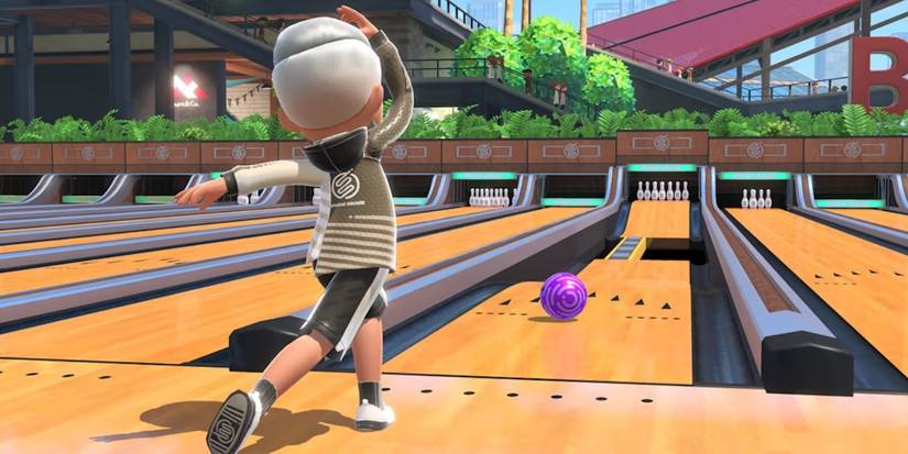 A player bowling alone in Nintendo Switch Sports