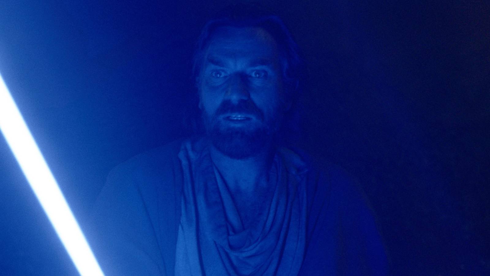 Obi-Wan uses his lightsaber in Obi-Wan Kenobi episode 3