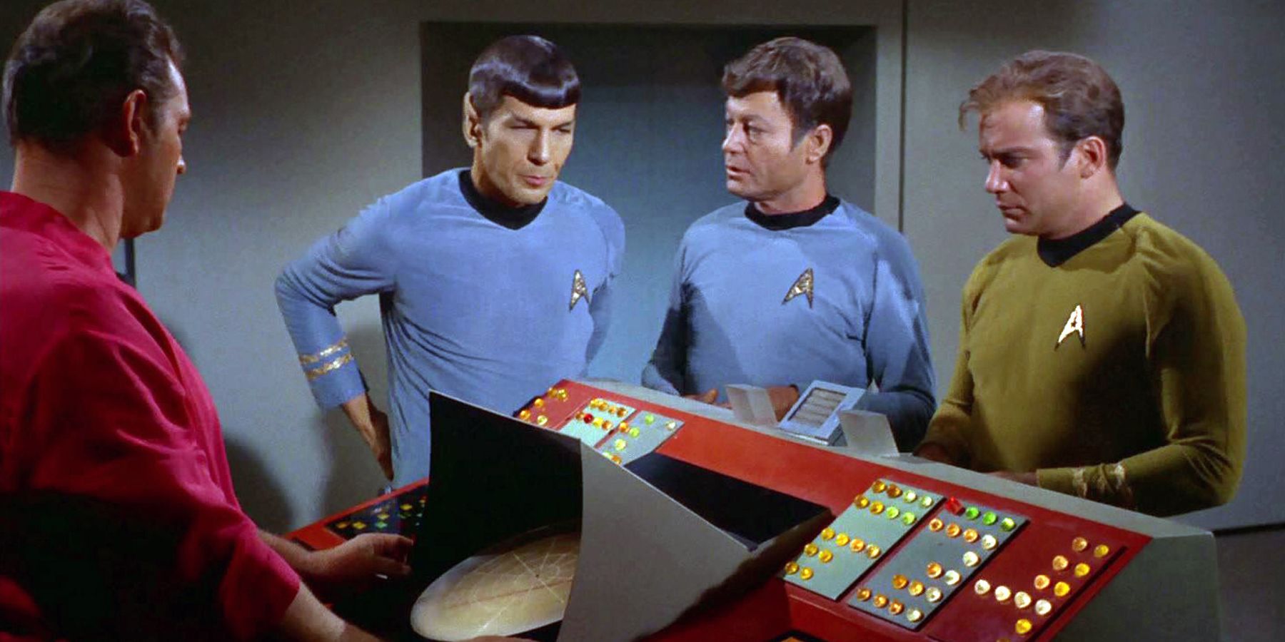 Star Trek Tech cover