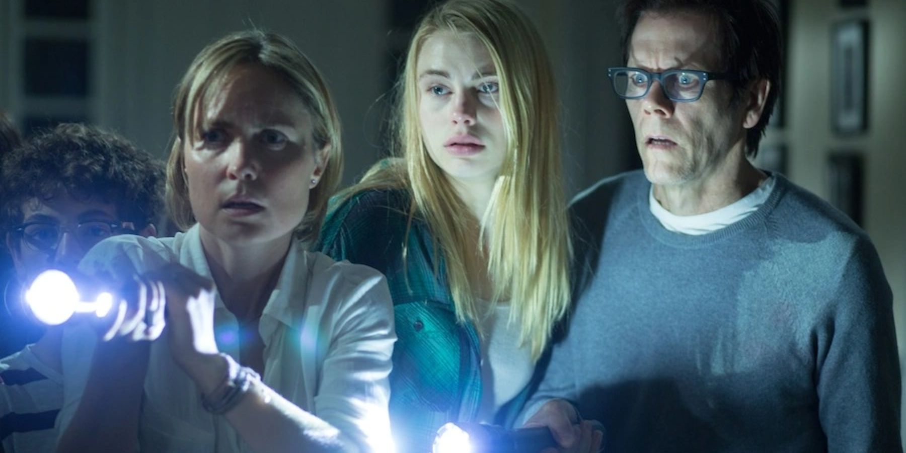 Bronny (Radha Mitchell), Stephanie (Lucy Fry) and Peter Taylor (Kevin Bacon) in The Darkness