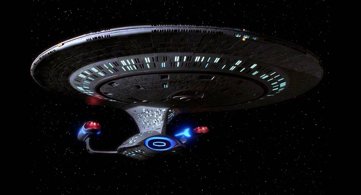 USS_Enterprise-D_2C