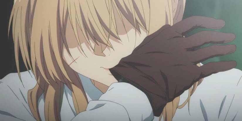 Violet Evergarden with her gloves