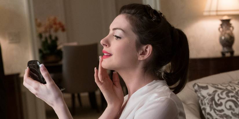 anne hathaway Cropped