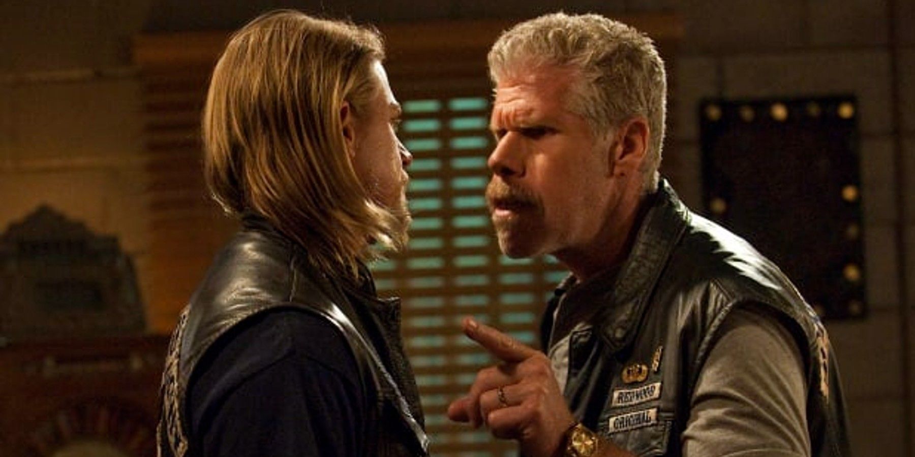 Jax Teller (Charlie Hunnam) and Clay Morrow (Ron Perlman) argue in Sons of Anarchy