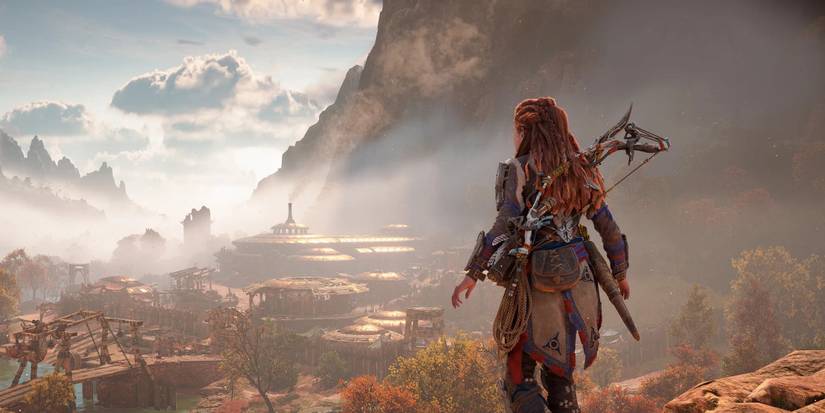horizon aloy approaching a camp 