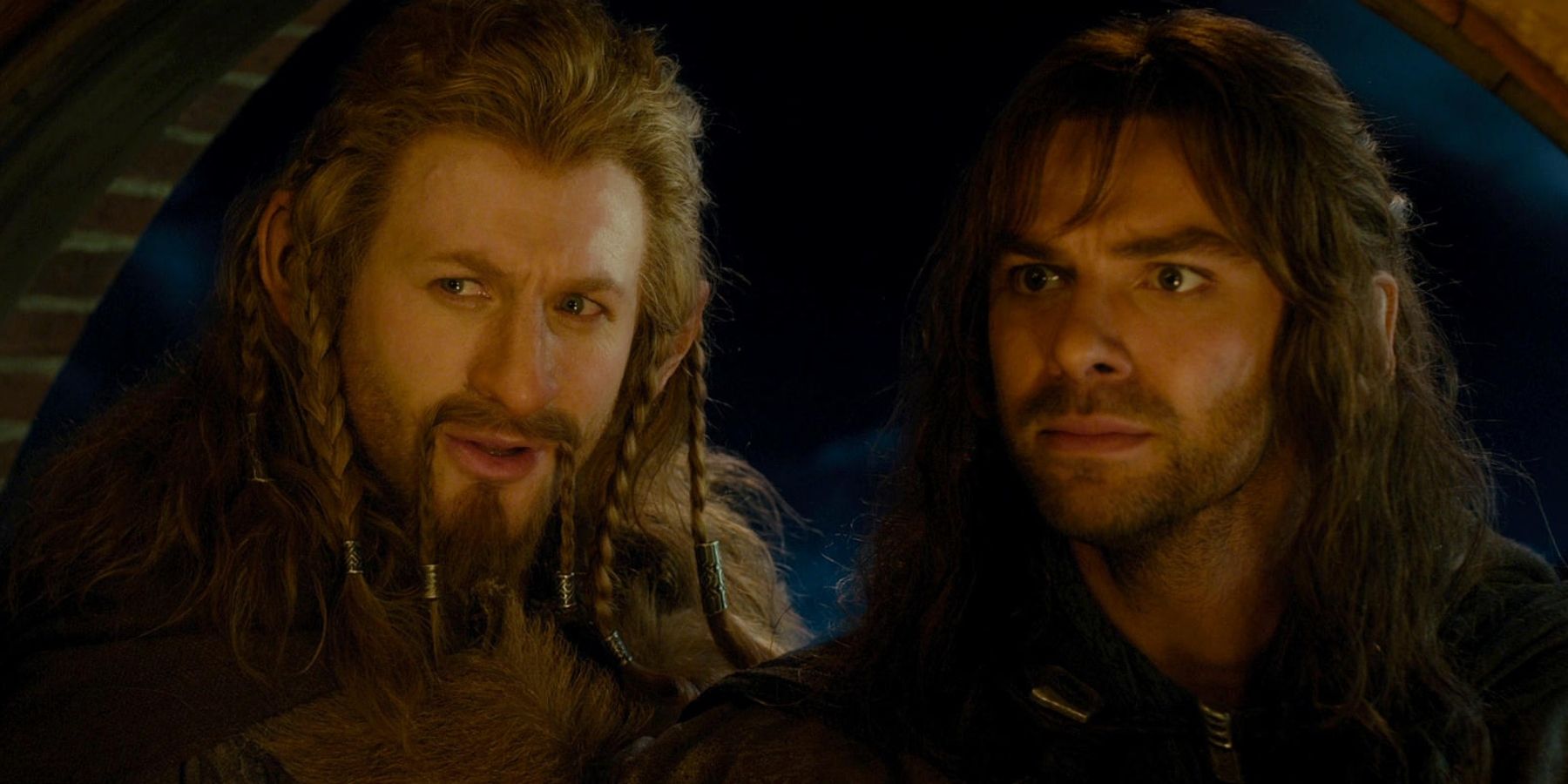 Fili and Kili at the door