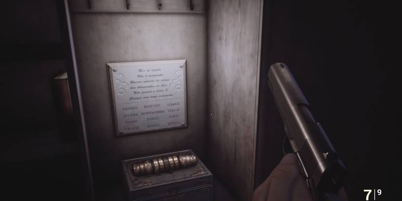 Fobia - Combo Lock with plaque