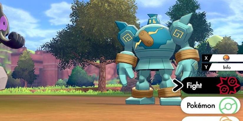 A wild Golurk battling a Galarian Yamask in Sword & Shield