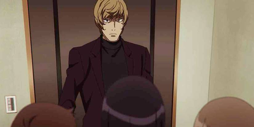 Karasawa speaking to the members of Azalea