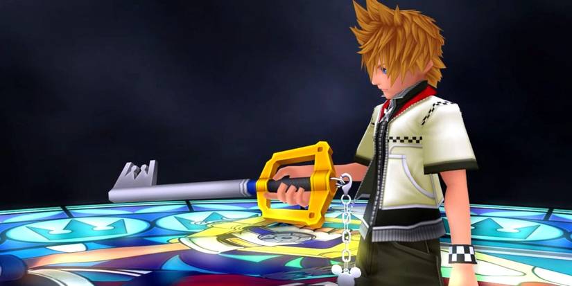 Kingdom Hearts 2 Roxas weilding the Keyblade