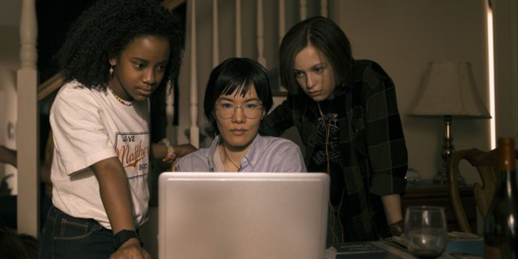 Tiffany (Camryn Jones), Adult Erin (Ali Wong) and Mac (Sofa Rosinsky) in Paper Girls