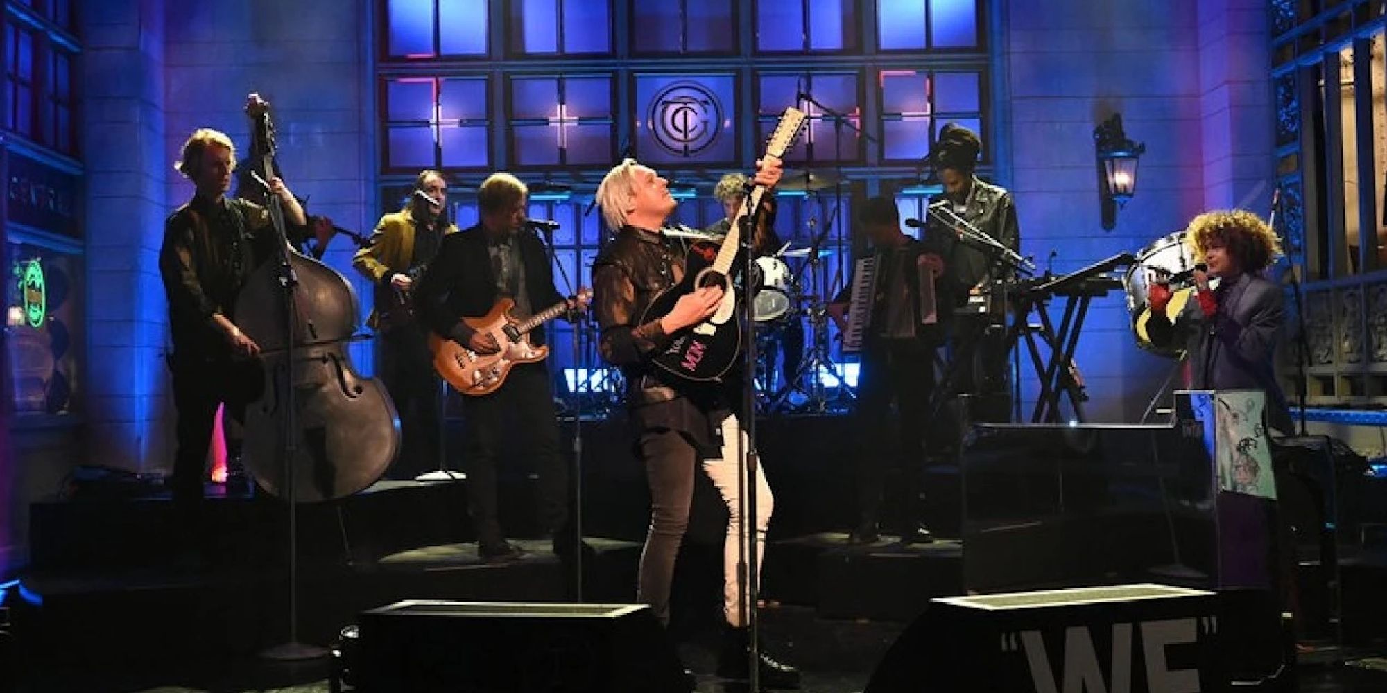 Arcade Fire исполняют песни из своего альбома 