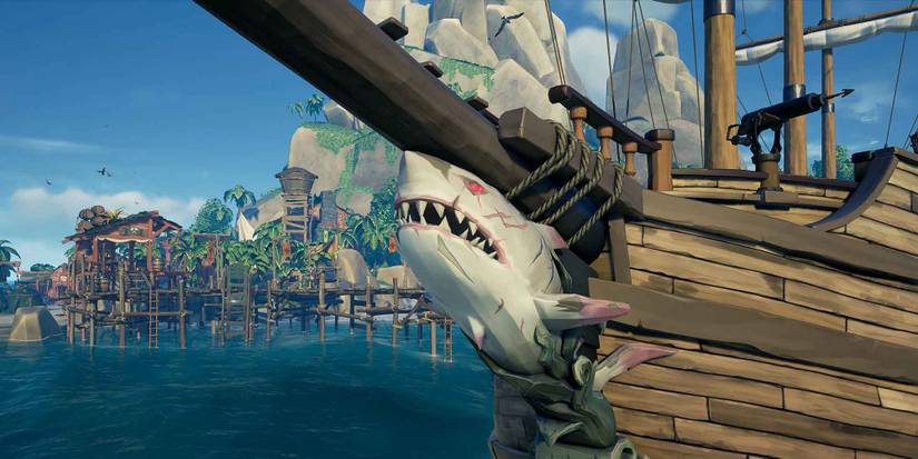 Shrouded Ghost Figurehead in Sea of Thieves
