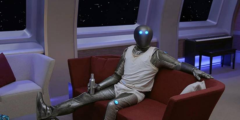 Isaac a Kaylon in The Orville