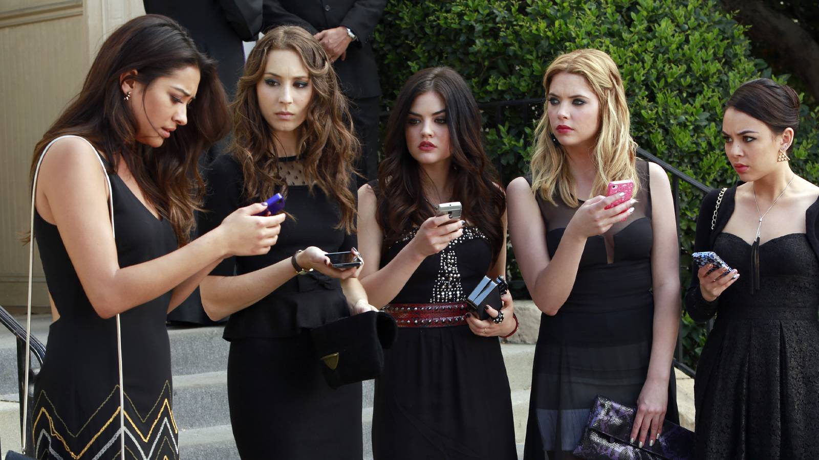 pretty little liars season 4 a is for a-l-i-v-e