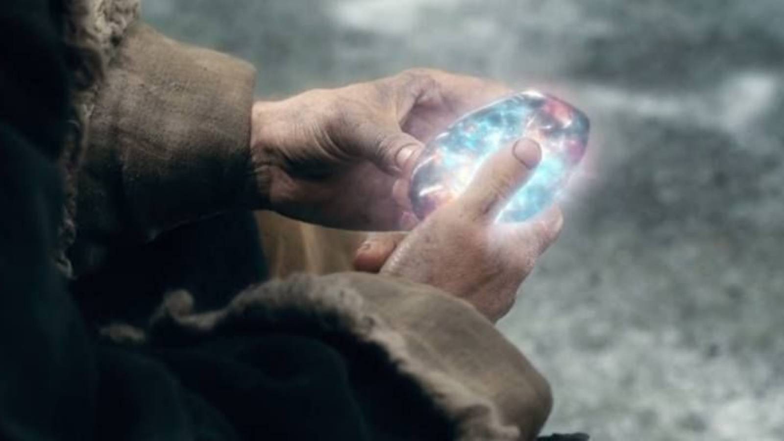 Bilbo holding the Arkenstone