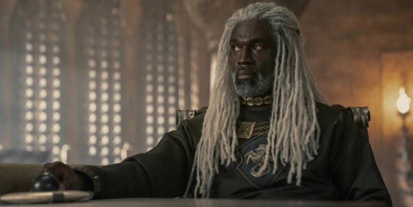 Corlys-Velaryon-sits-at-table-of-small-council-in-House-of-the-Dragon