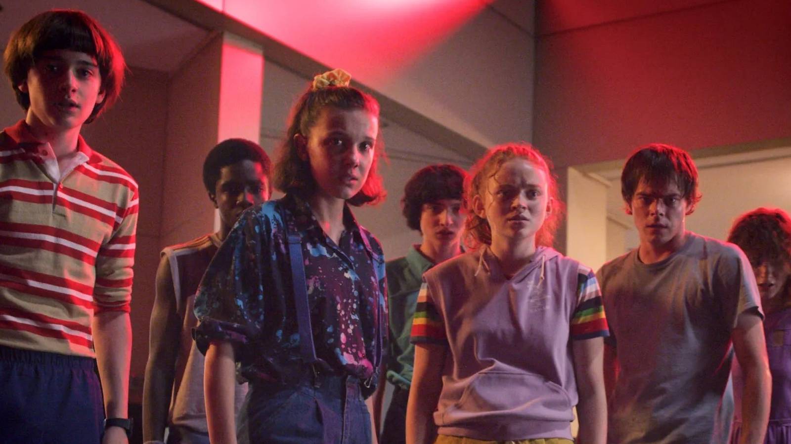 Stranger-Things-Ensemble