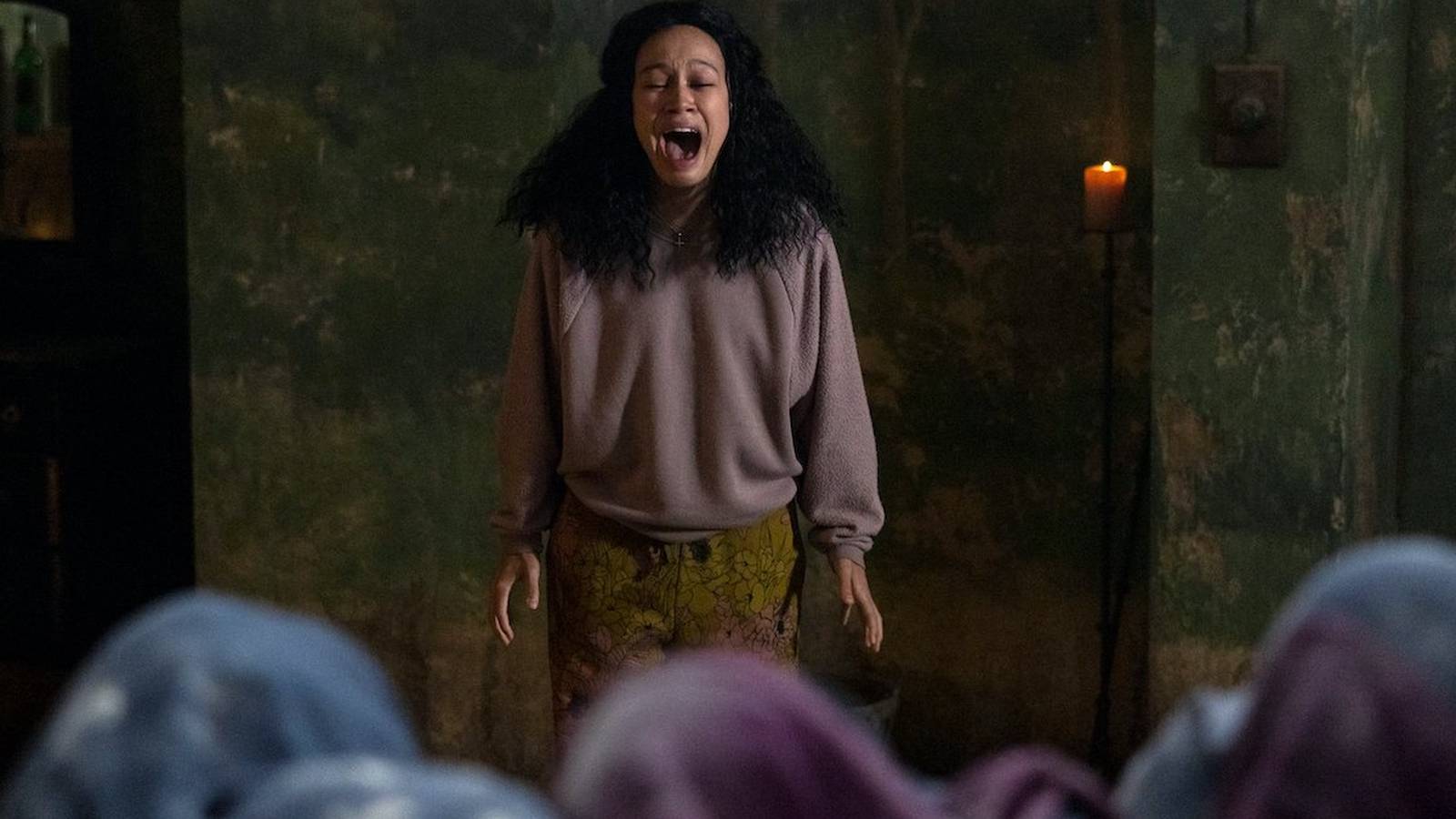 A girl screaming in The Midnight Club