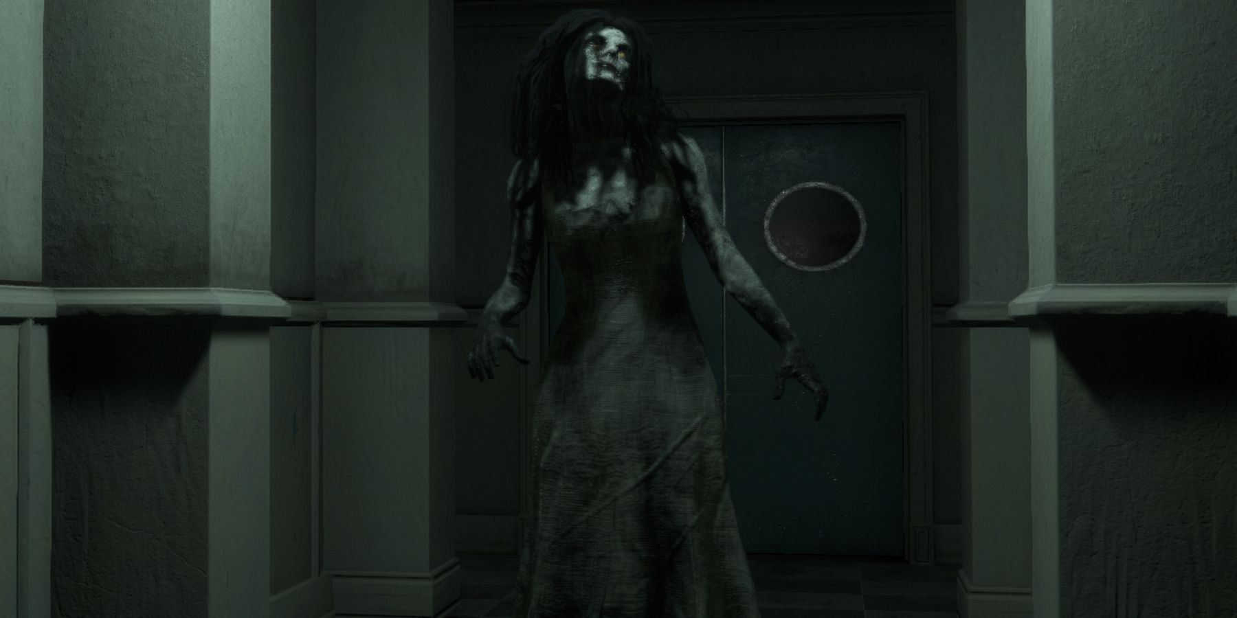 The Mortuary Assistant and one of its hallucinations in-game