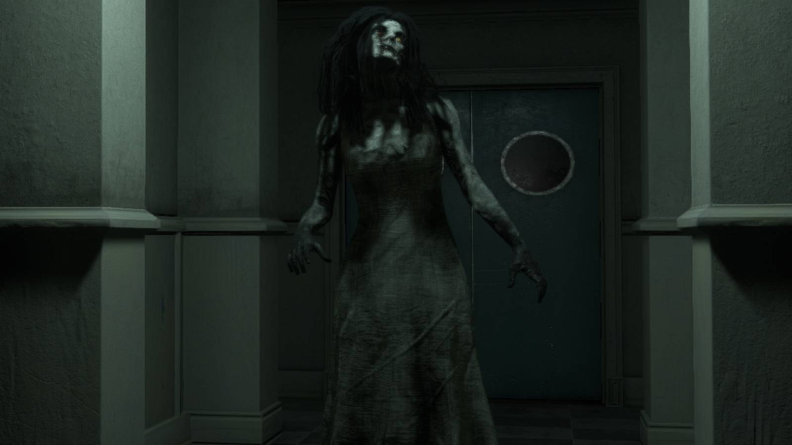 The Mortuary Assistant and one of its hallucinations in-game