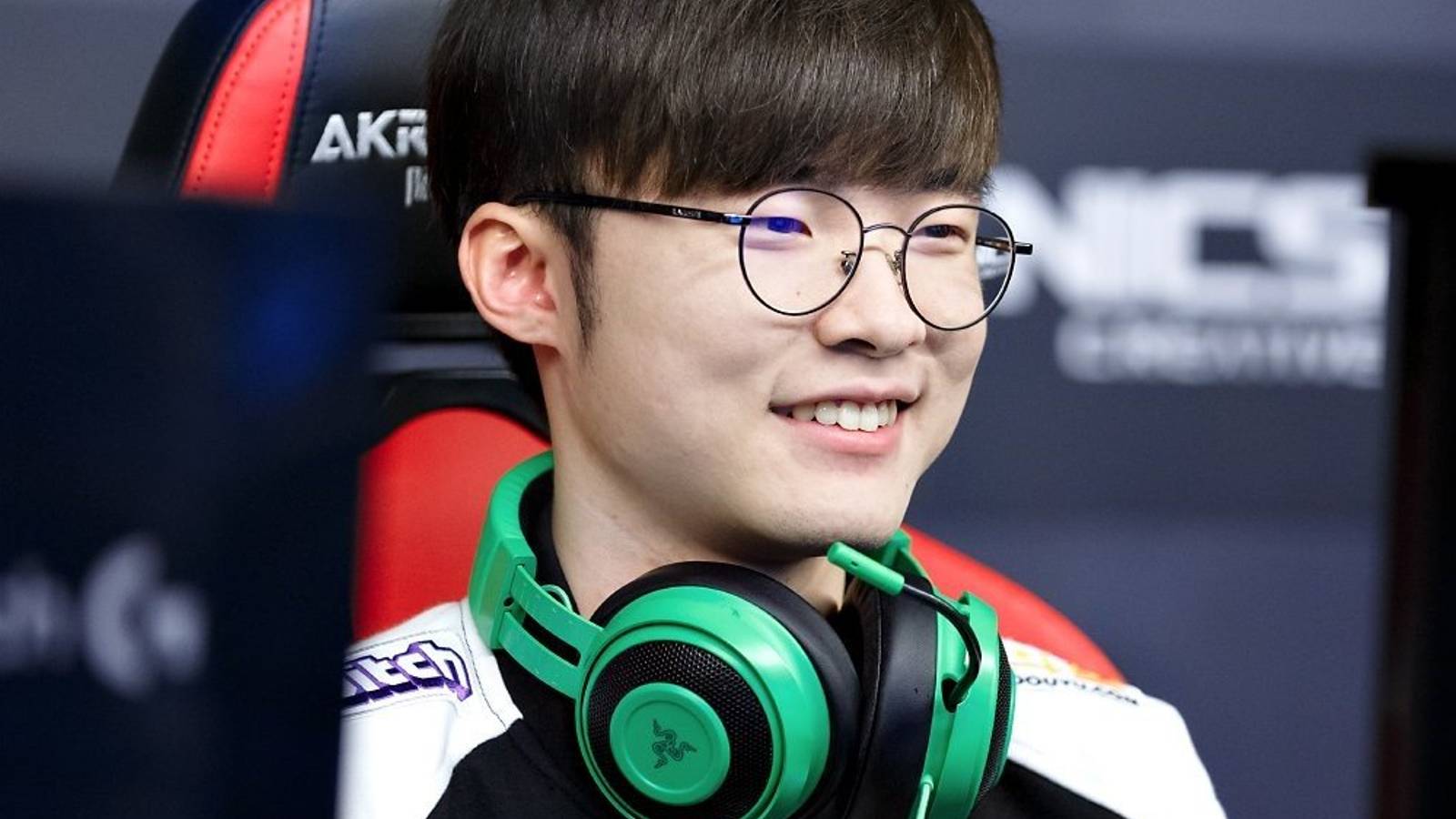 Faker Playing League of Legends Tournament T1