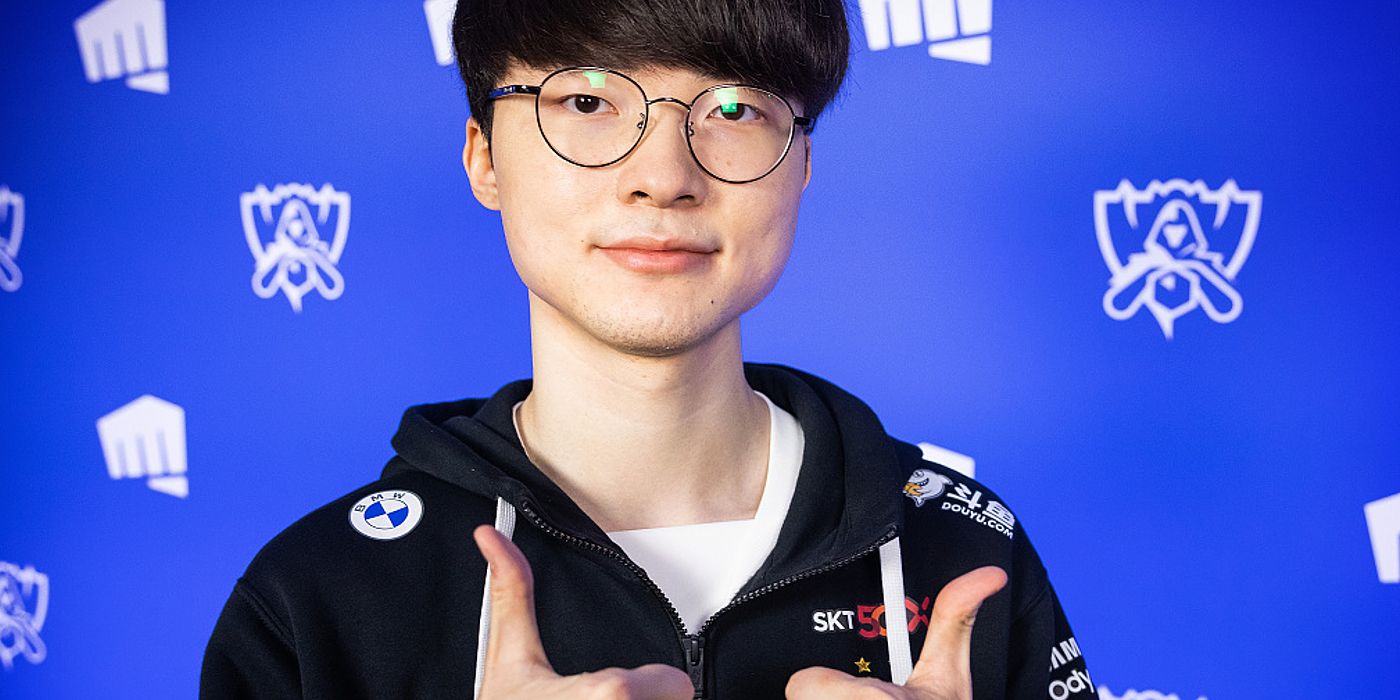 Faker Doing His Classic Thumbs Up Pose Twitch