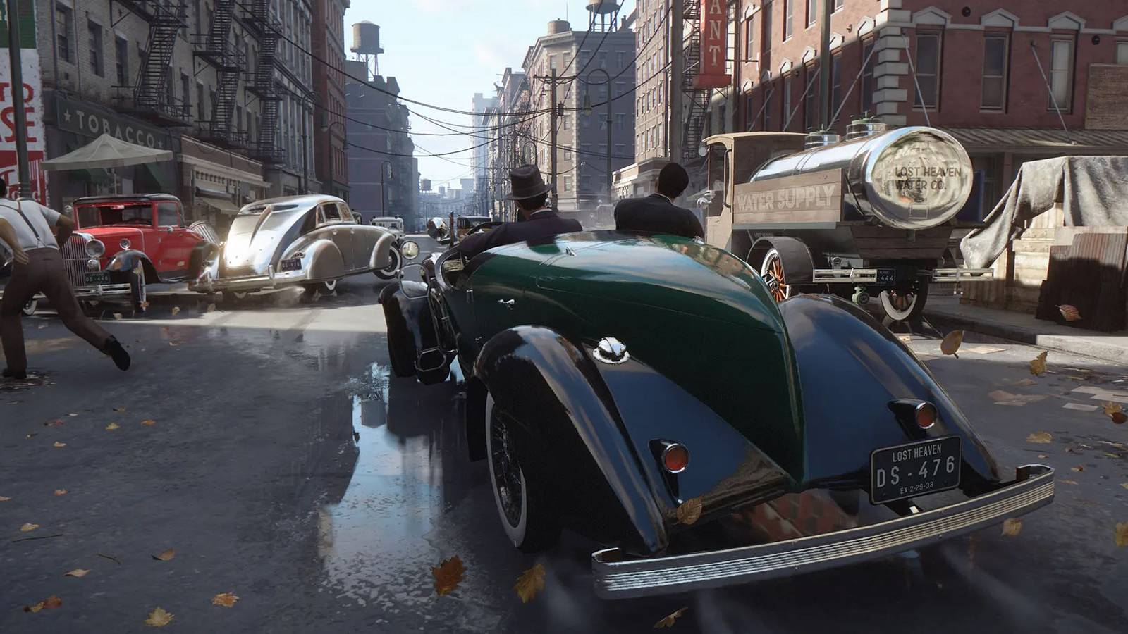 A city car chase from Mafia: Definitive Edition.