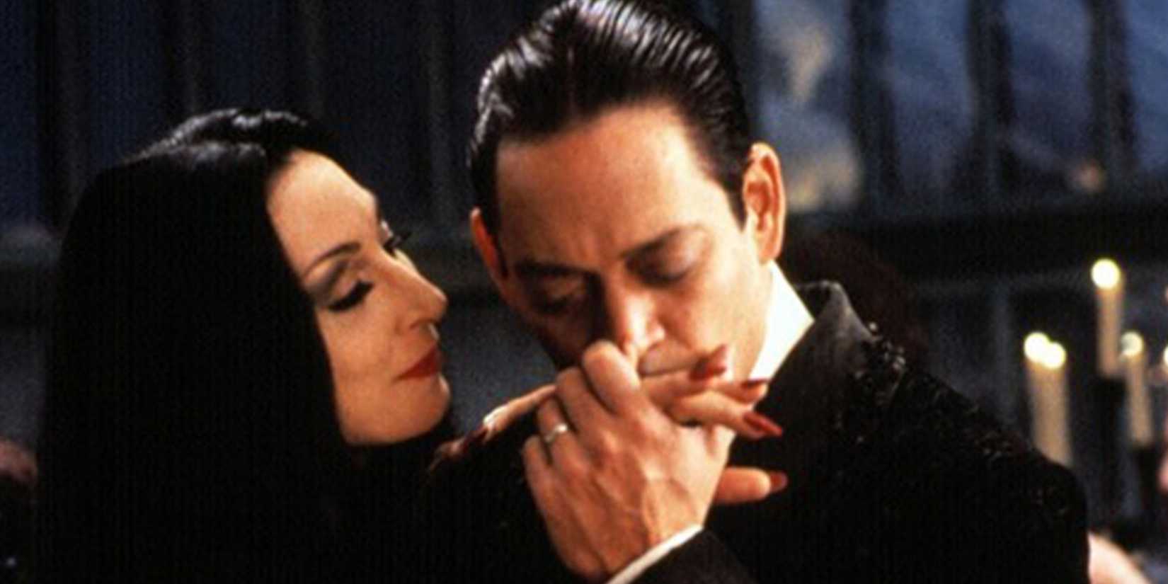 moriticia and gomez addams 1993 movie the addams family