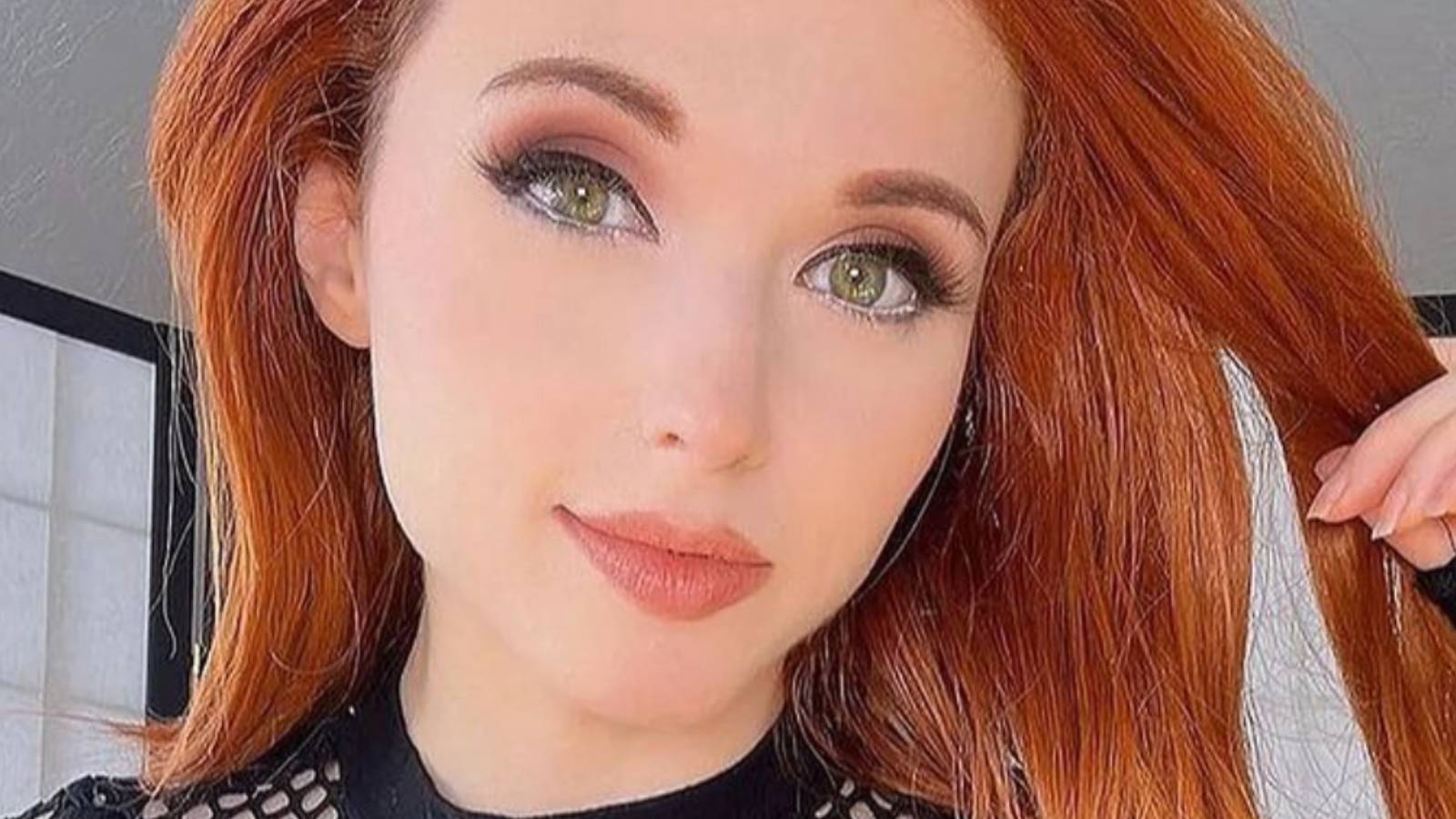 Amouranth Accuses Twitter of Censorship