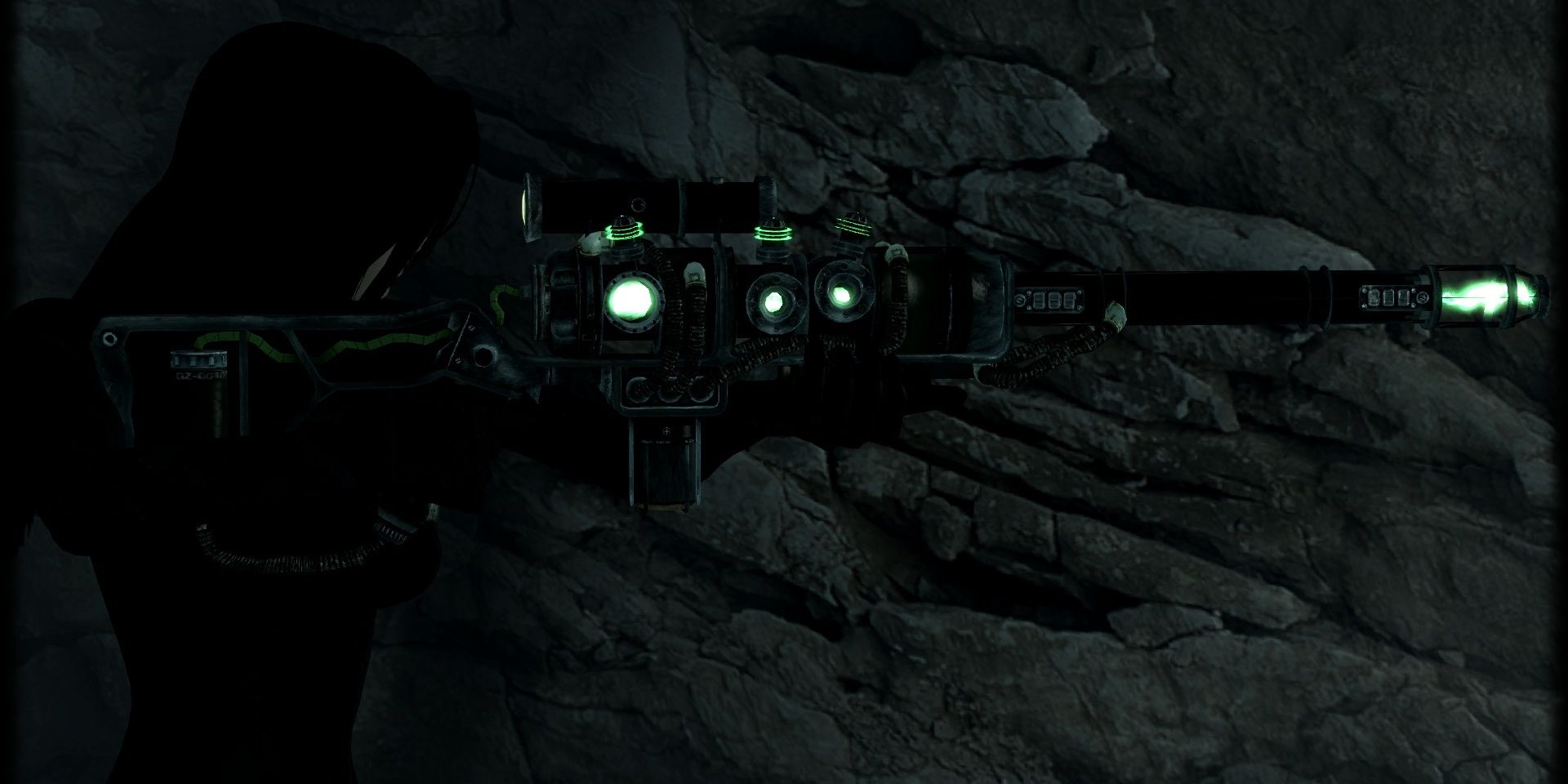 A player holding a Plasma Sniper in the Energy Visuals Enhanced mod in Fallout 3