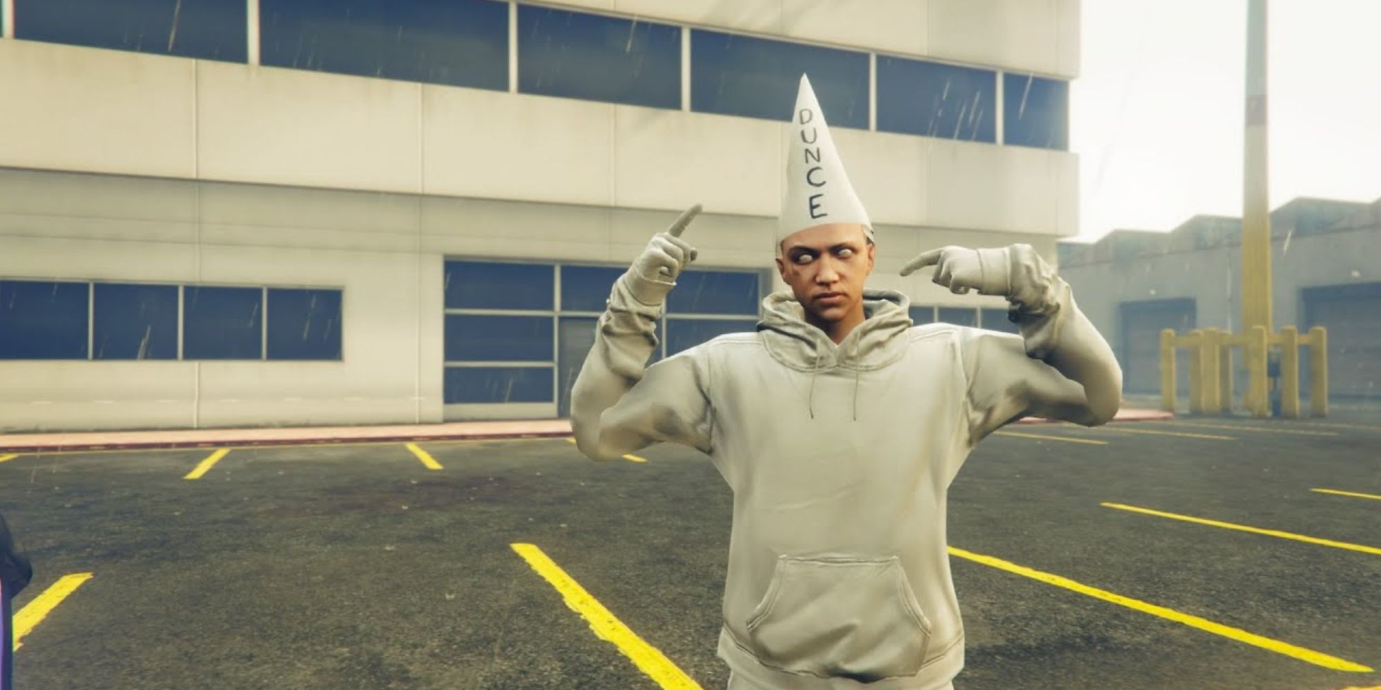 GTA V Dunce Cap was permanently equipped to trolling characters