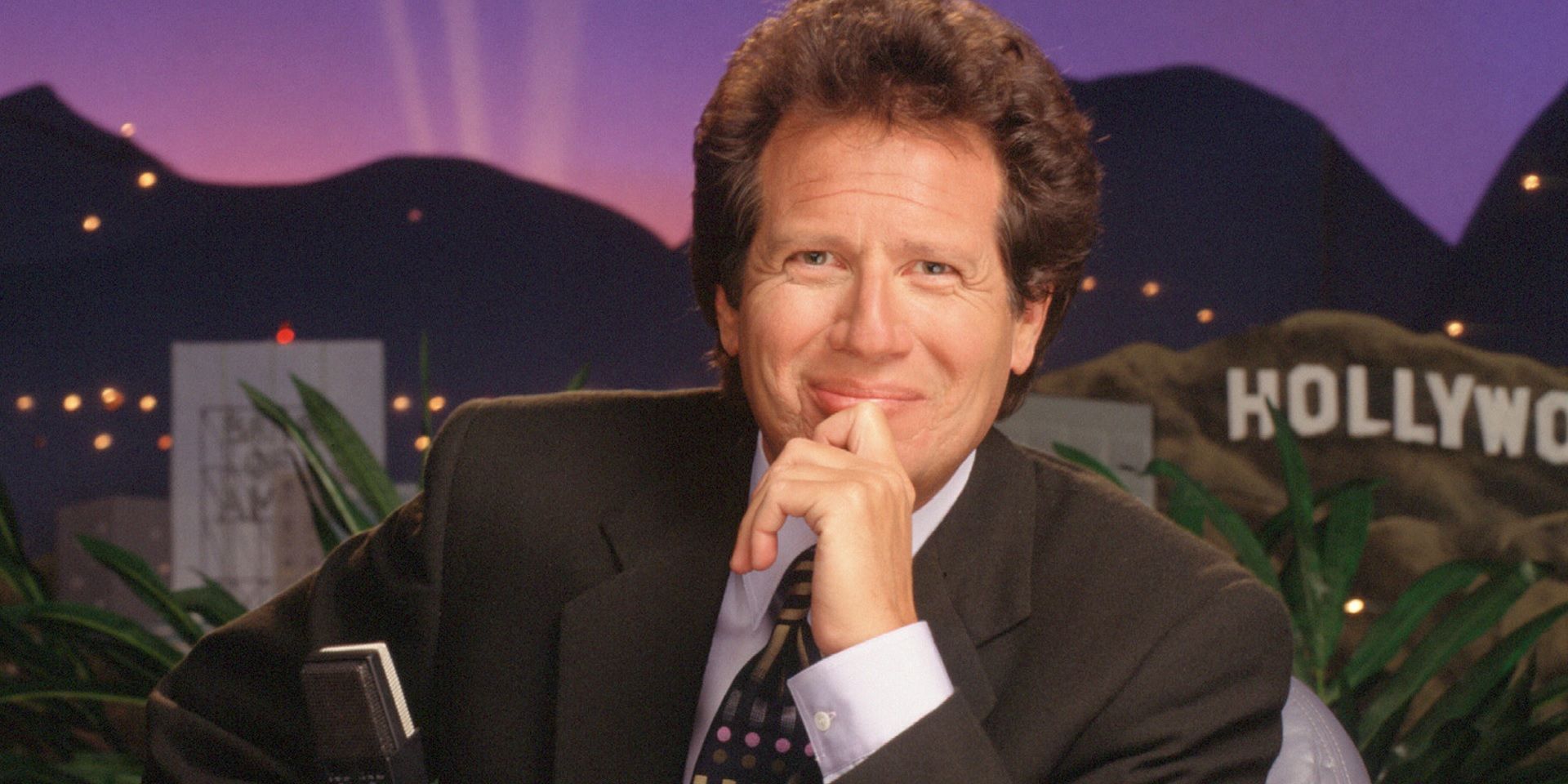 Garry Shandling on the set of The Larry Sanders Show