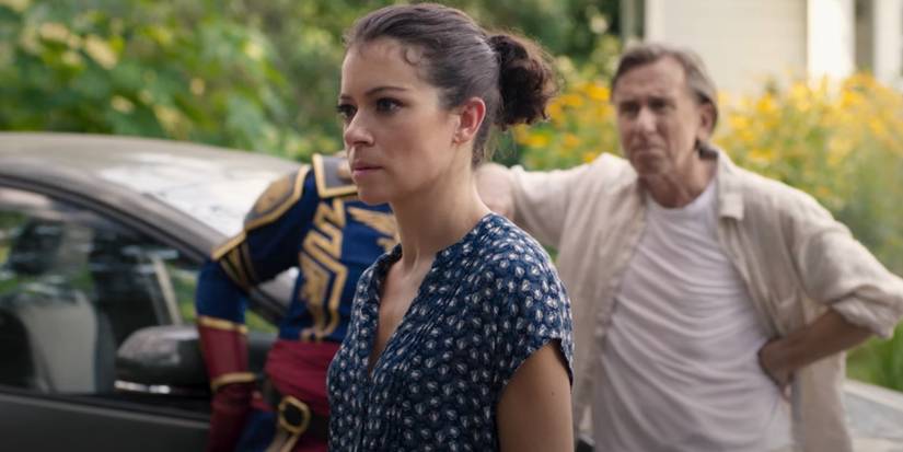 Jen and Emil at a wellness retreat in She-Hulk episode 7