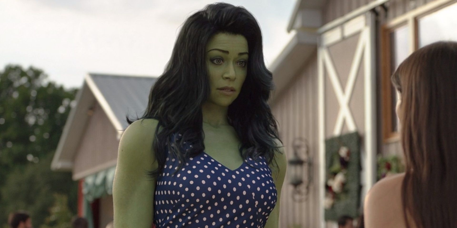 Jen at a wedding in She-Hulk form in She-Hulk episode 6