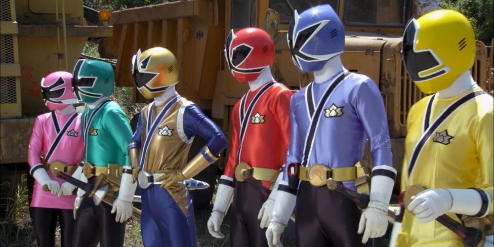 6 colorful superheroes from Power Rangers Samurai