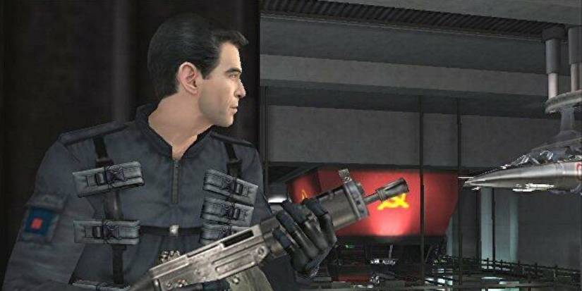 Sneaking around in James Bond 007 Everything Or Nothing