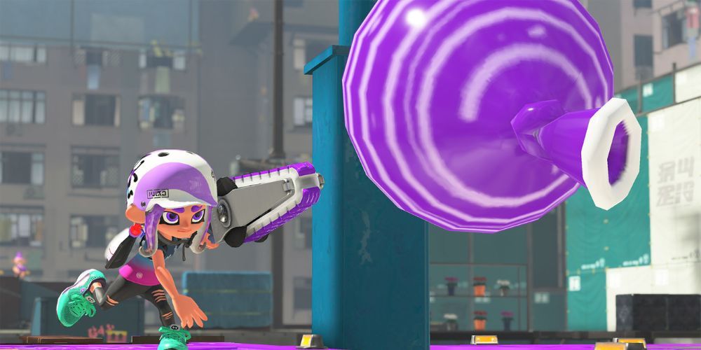 Splatoon 3 Burst Bomb being thrown by a purple inkling