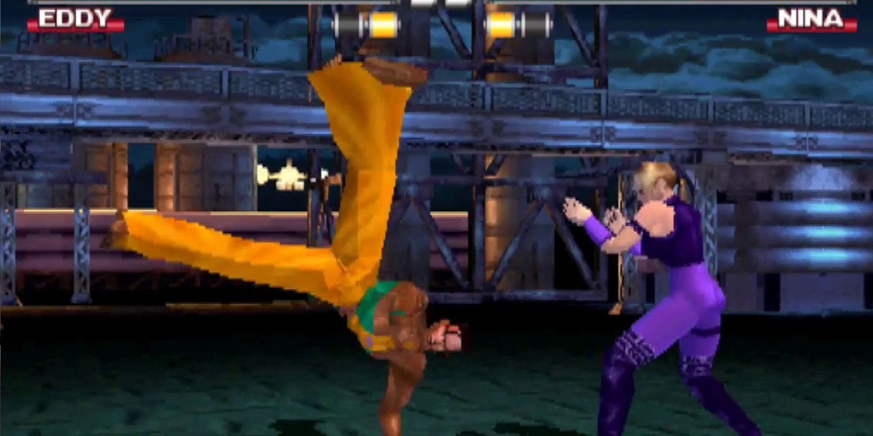 Tekken 3 Eddie ataca a Nina