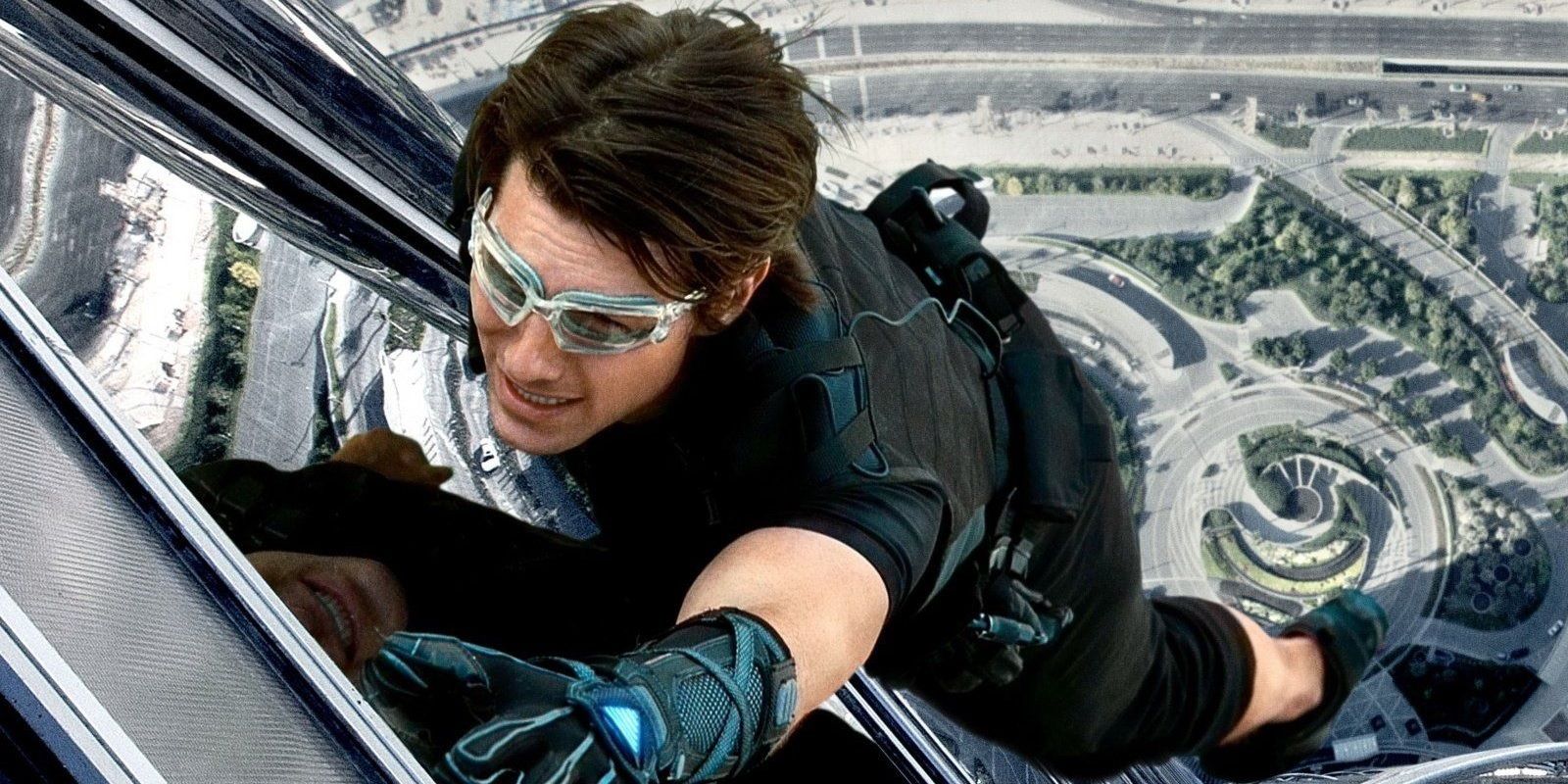 Tom Cruise on the Burj Khalifa in Mission Impossible Ghost Protocol
