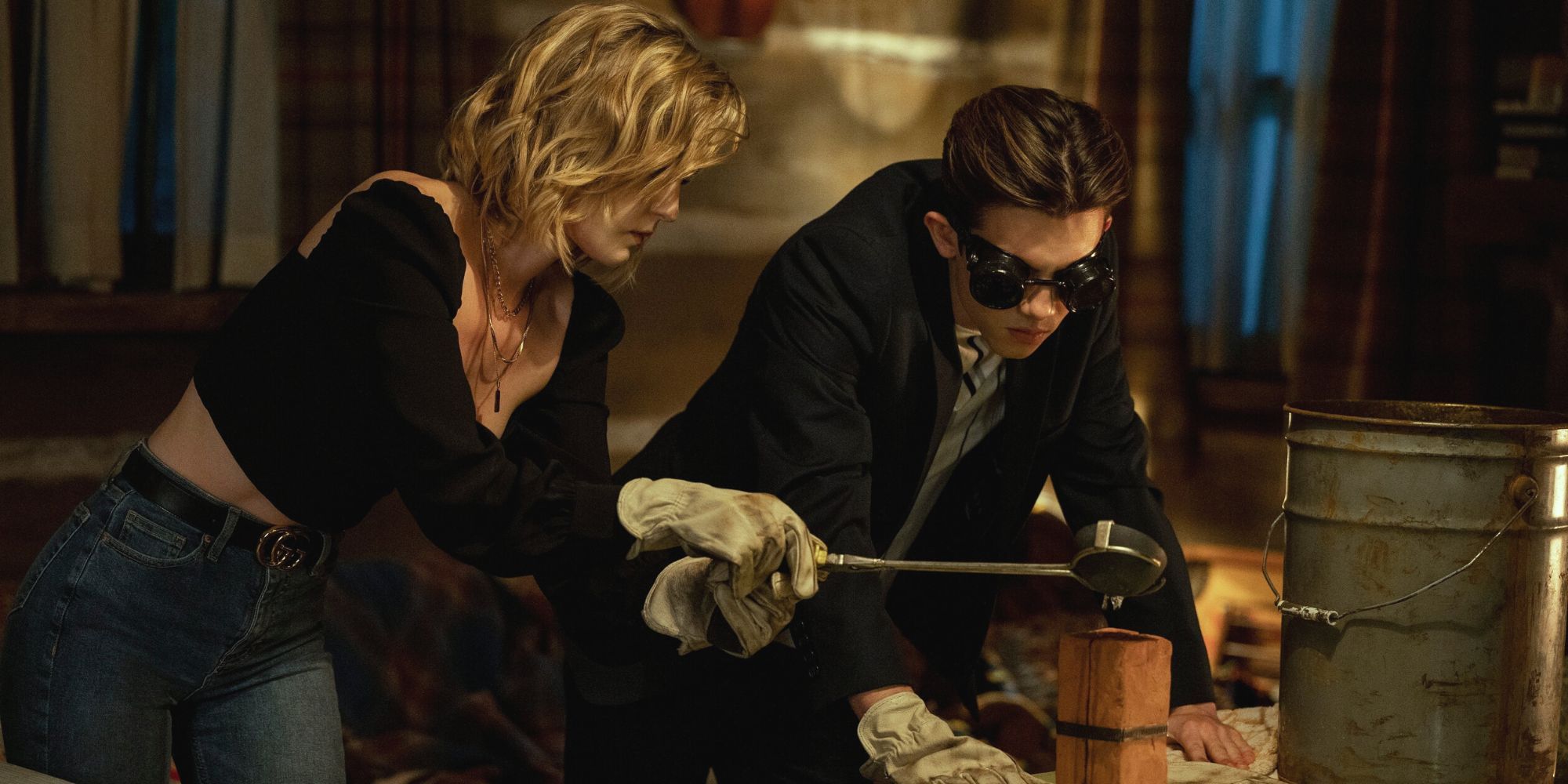 Eden And Gabe Trying To Make A Key At The Cabin Key Forge In Netflix's Locke And Key