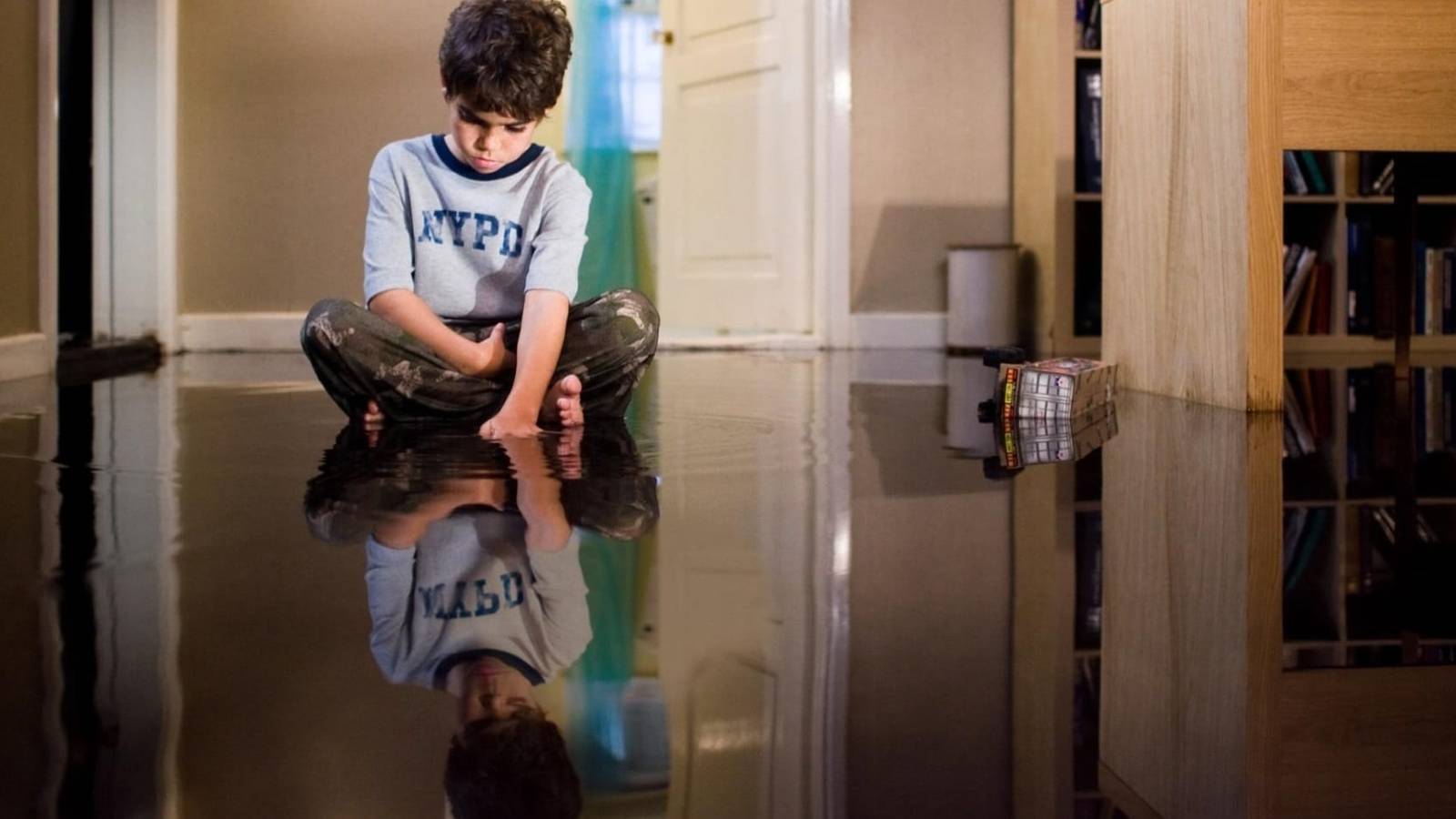 mirrors-2008-horror-movie Cropped