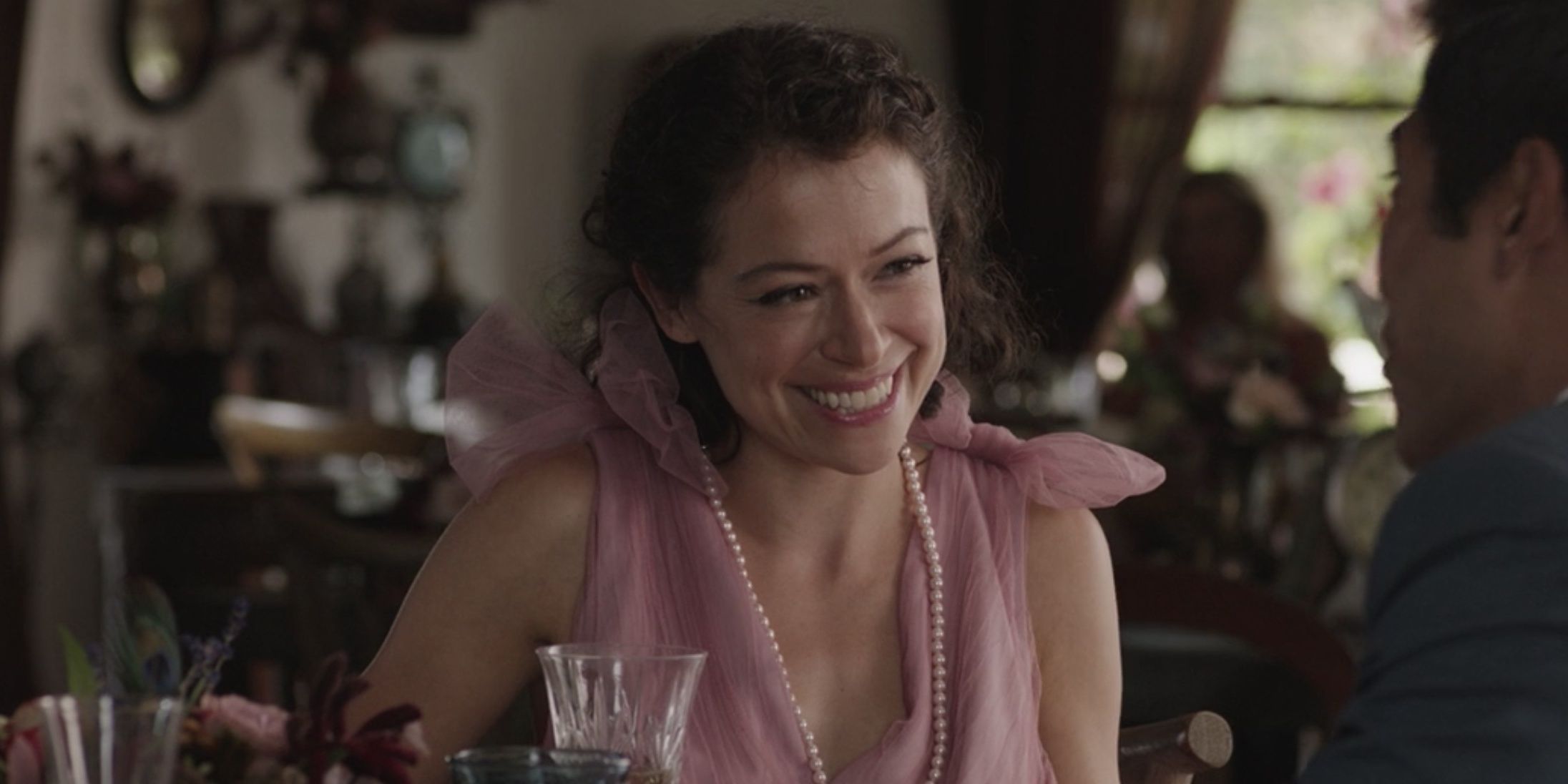 tatiana maslany in she-hulk episode 6 Cropped